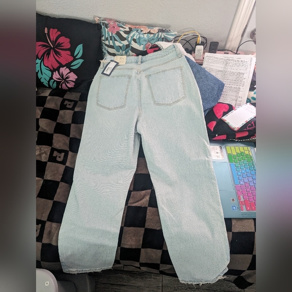 Universal Thread jeans - Picture 3 of 7